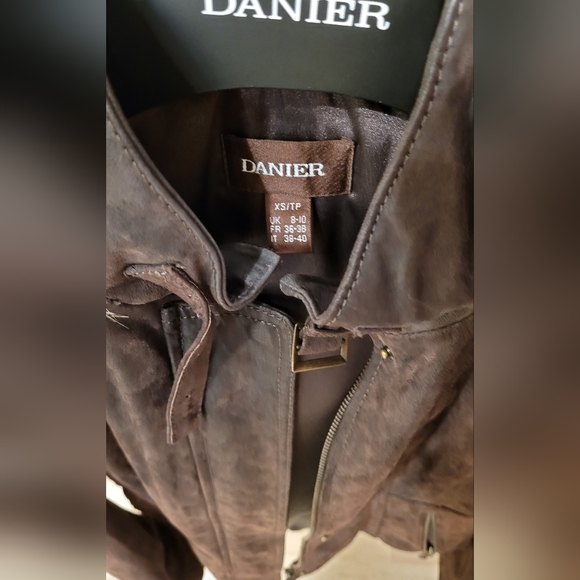 Danier leather jacket - Picture 2 of 4